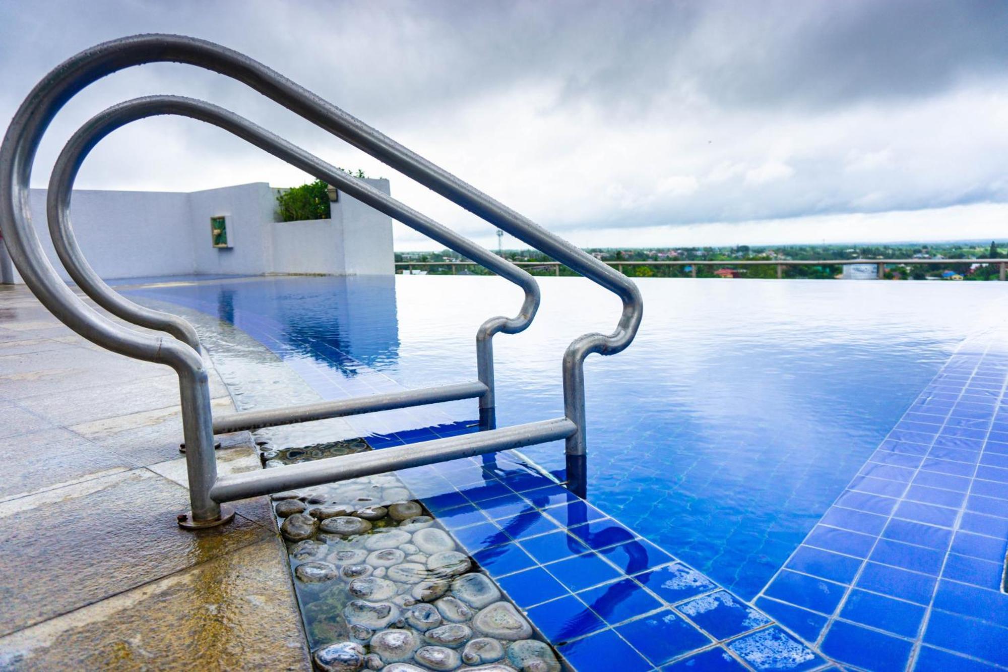One Tagaytay Place Hotel Suites Official Account Тагайтай Экстерьер фото